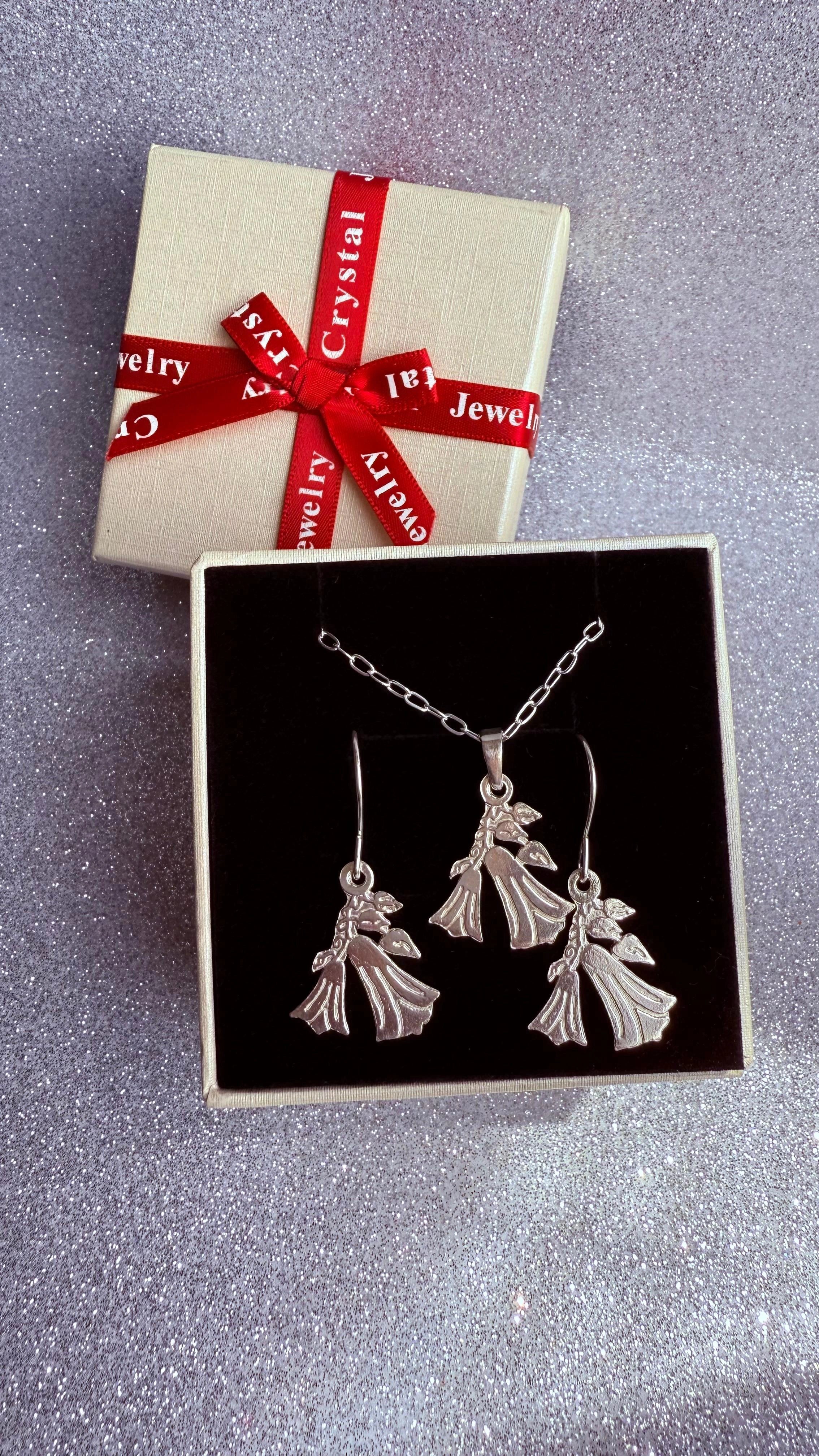 Conjunto Dama Diseño Diseño Copihues Plata fina ley 925 y Plata 950