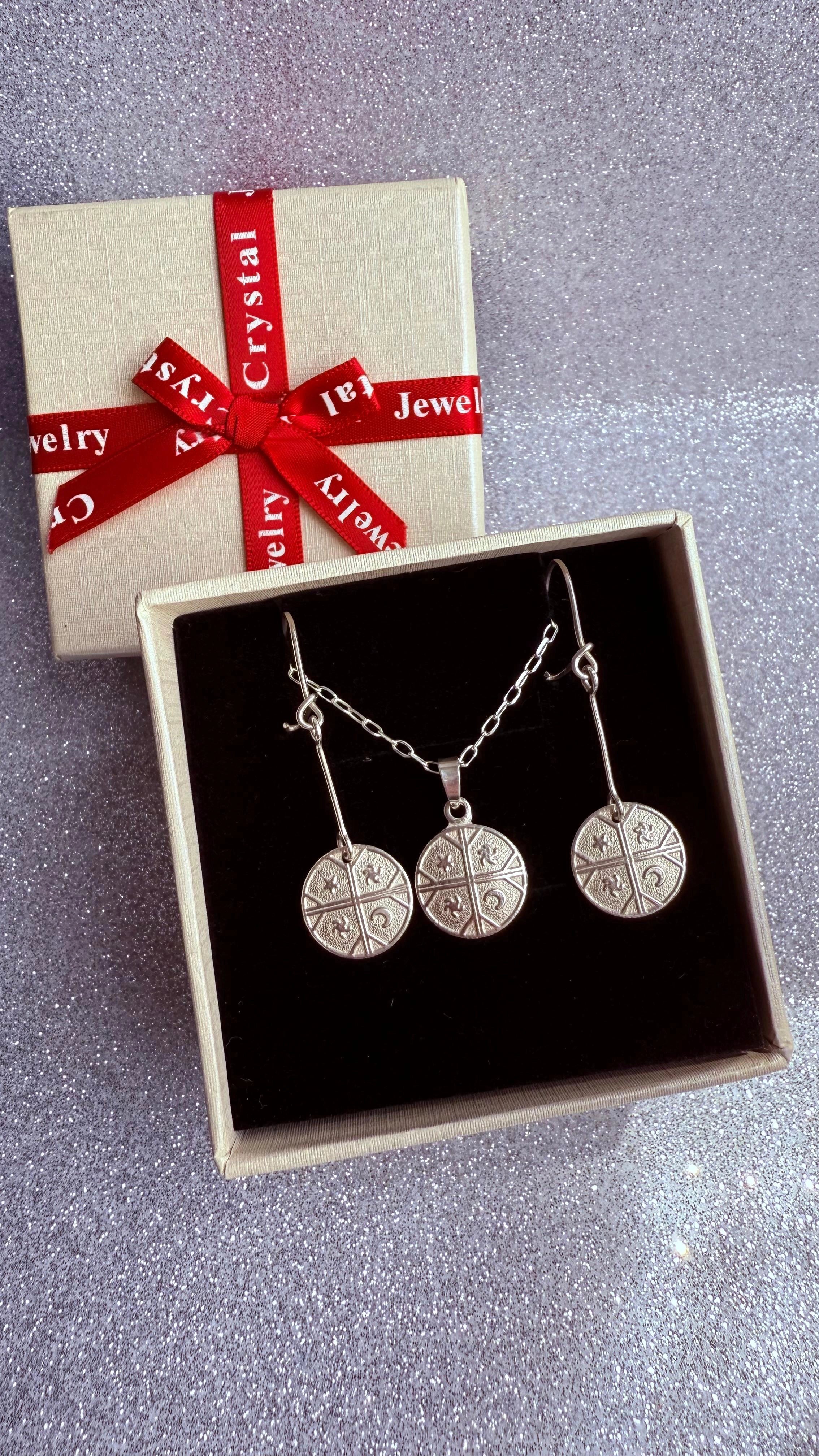 Conjunto Dama Diseño Diseño Mapuche kultrun Plata fina ley 925 y Plata 950