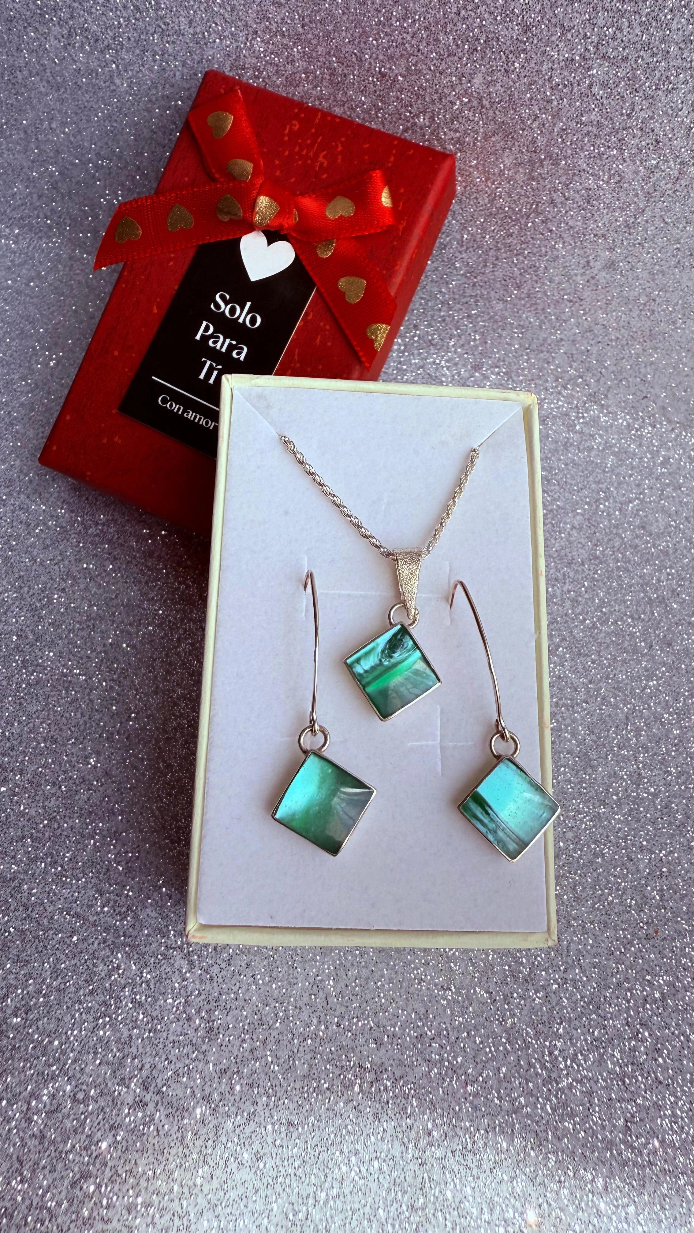 Conjunto Dama Diseño Verde perlado Plata fina ley 925