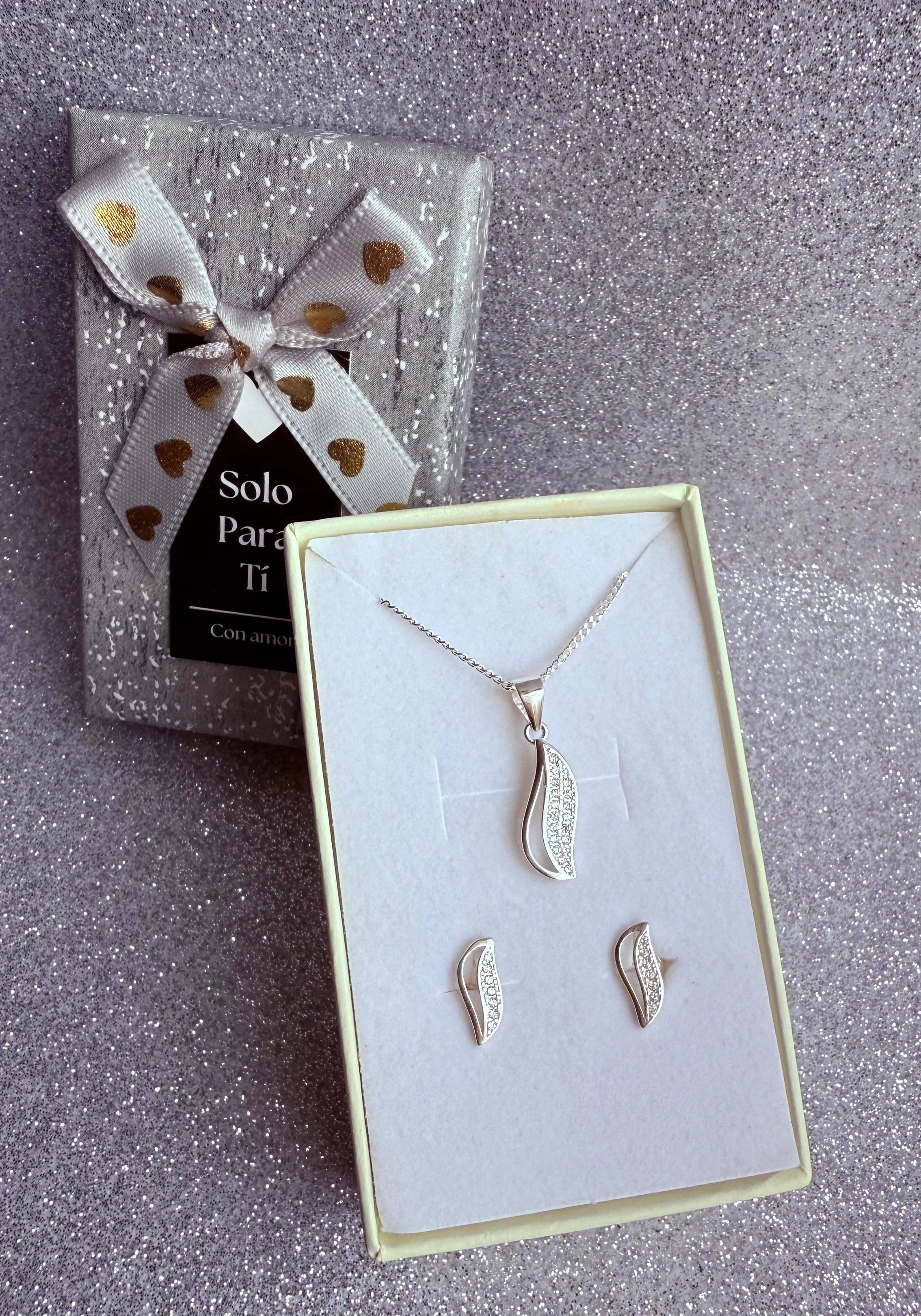 Conjunto Dama Diseño hojitas con microcircones Plata fina ley 925