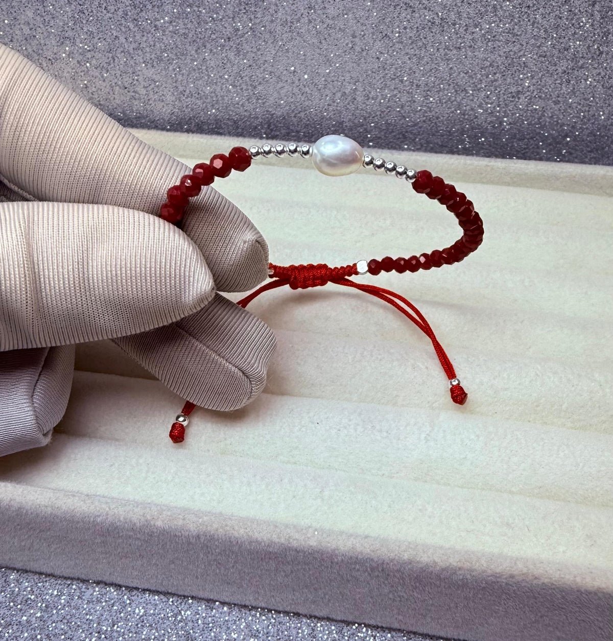 Pulsera Hilo Rojo Protección Cristales ,pelotitas y Perla de rio