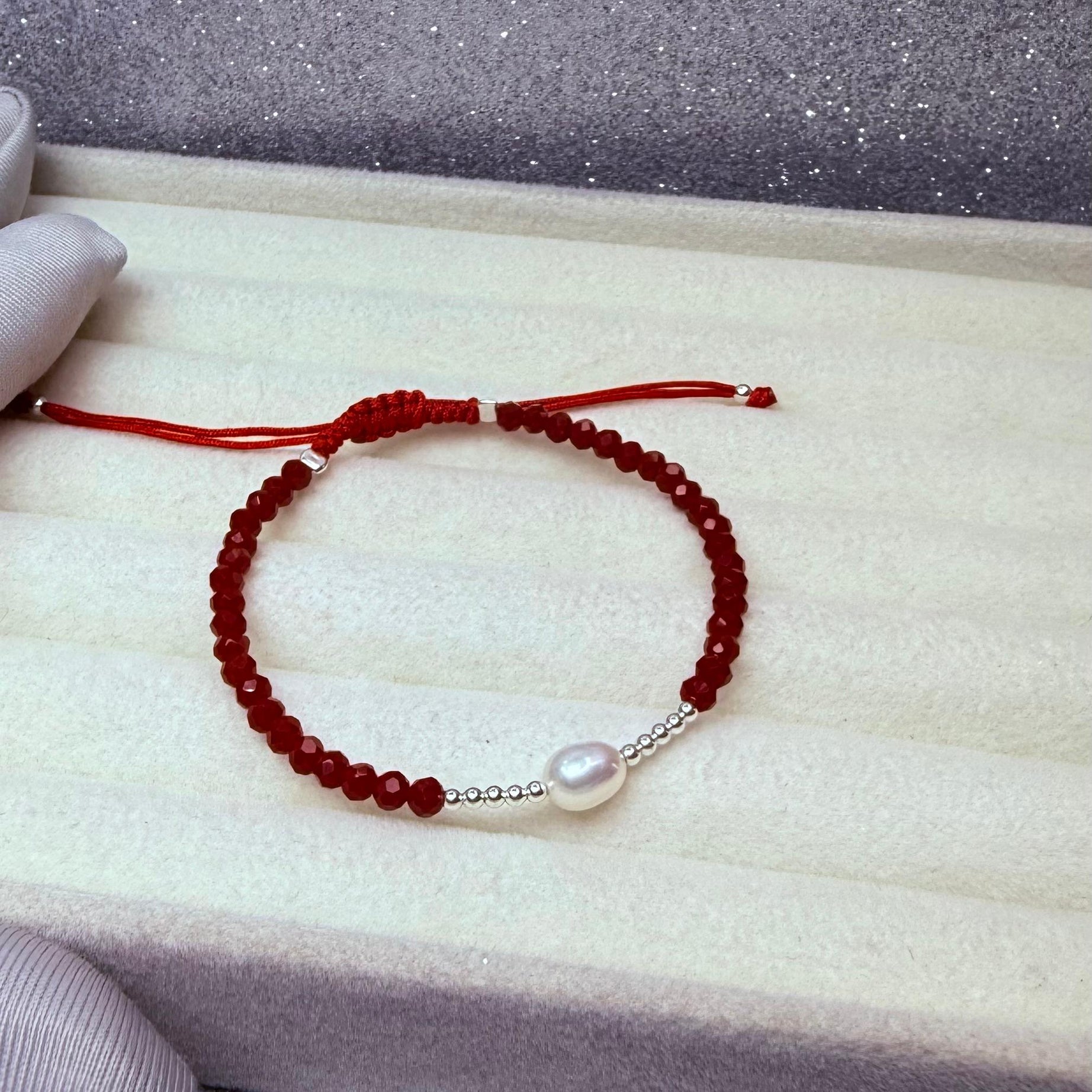 Pulsera Hilo Rojo Protección Cristales ,pelotitas y Perla de rio