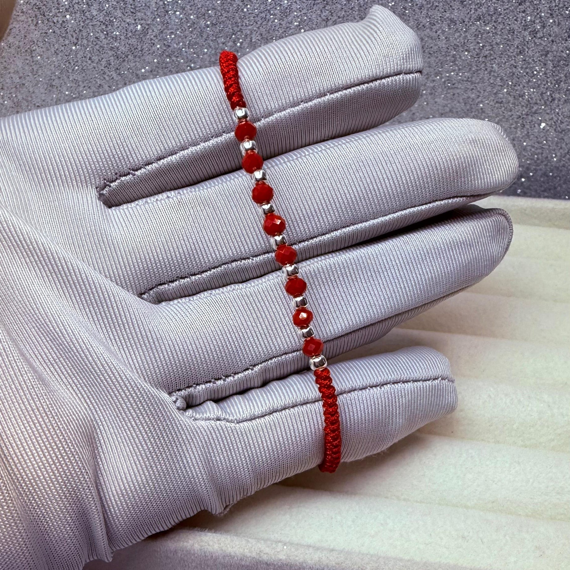 Pulsera Macramé Hilo Rojo Protección Con cristales y Pelotitas intercaladas