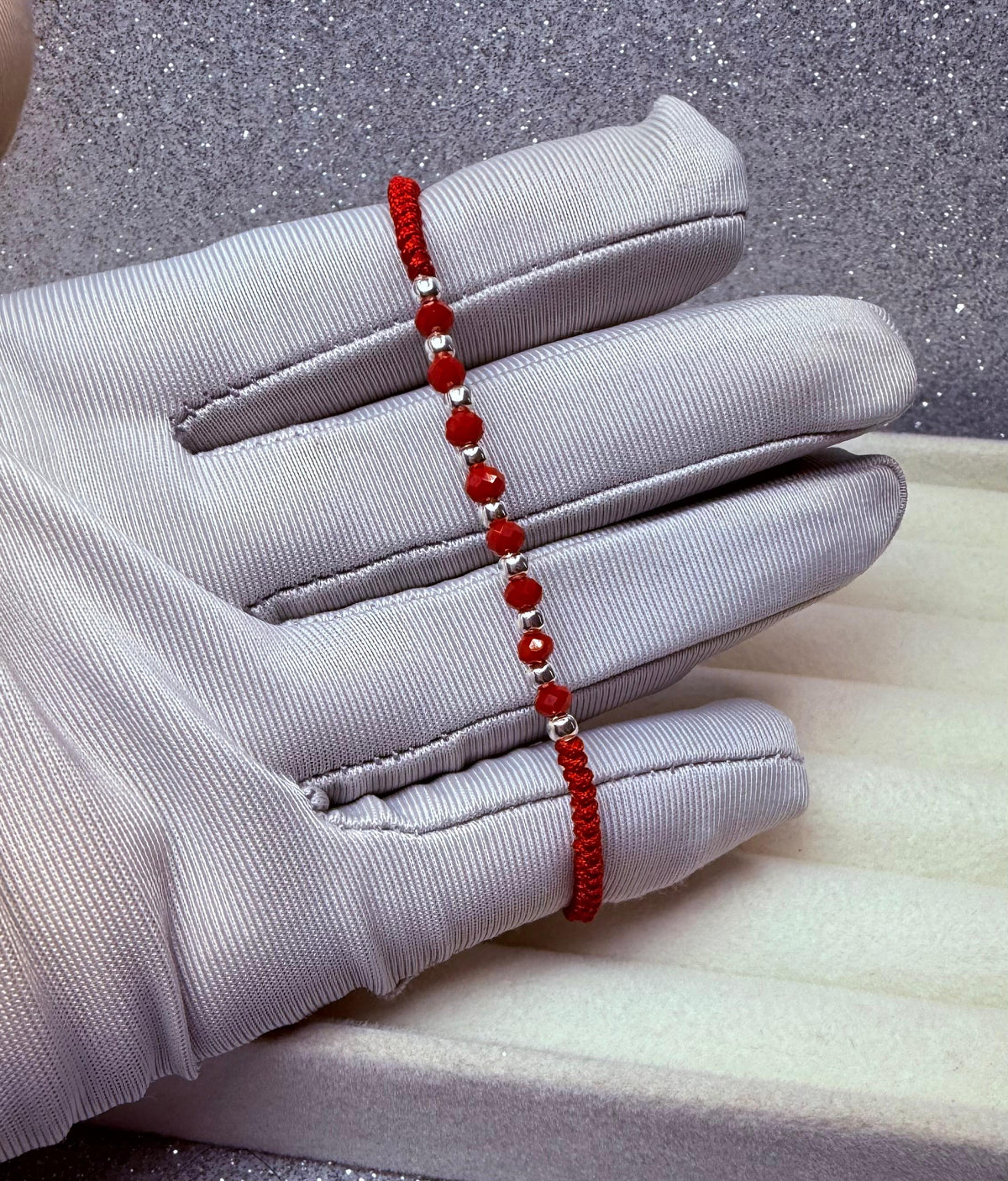 Pulsera Macramé Hilo Rojo Protección Con cristales y Pelotitas intercaladas