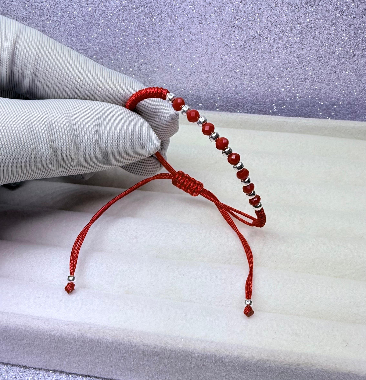 Pulsera Macramé Hilo Rojo Protección Con cristales y Pelotitas intercaladas