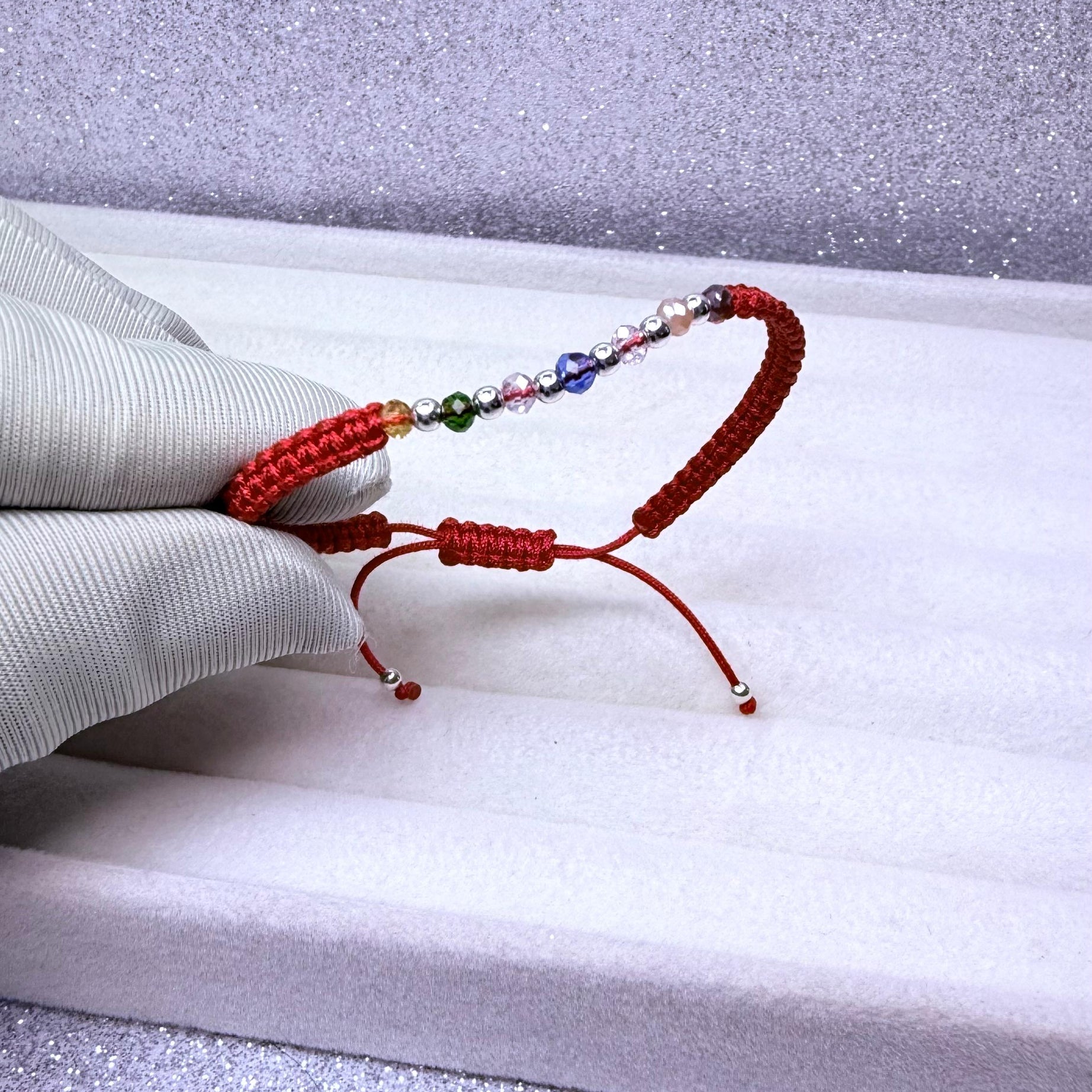 Pulsera Macramé Hilo Rojo Protección cristales colores Niño/a