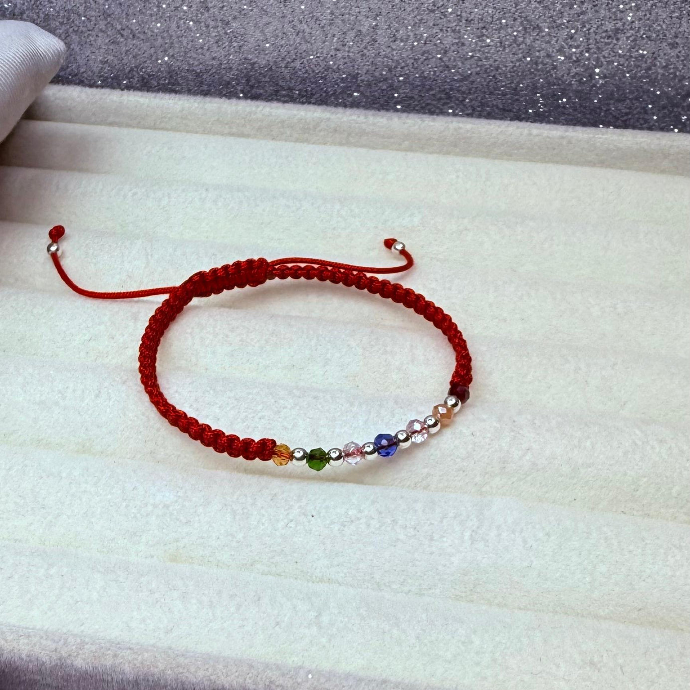 Pulsera Macramé Hilo Rojo Protección cristales colores Niño/a