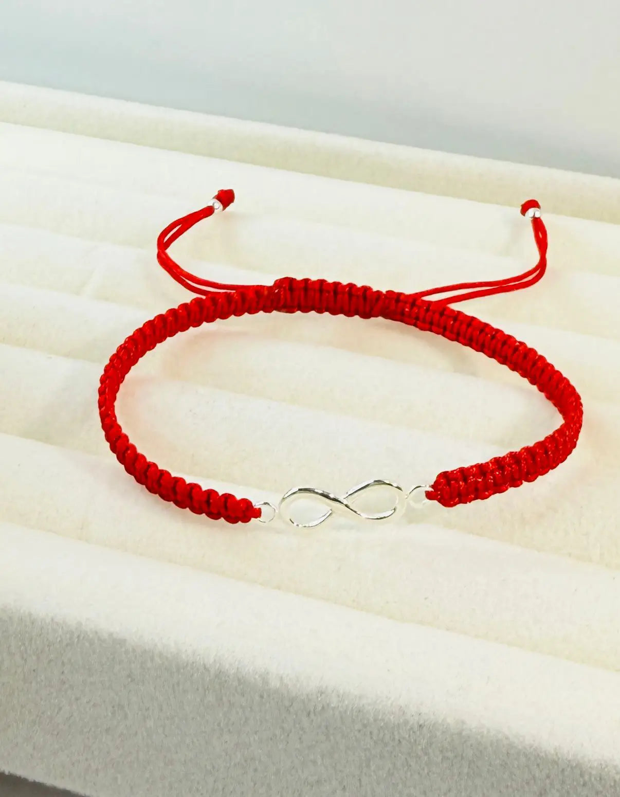 Pulseras macrame Hilo Rojo Protección infinito