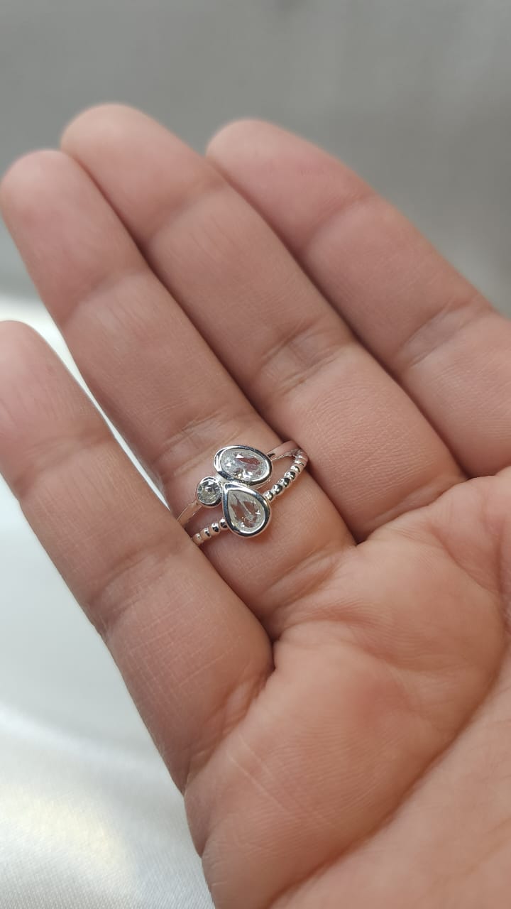 Anillo Dama Diseño Trilogia de circones