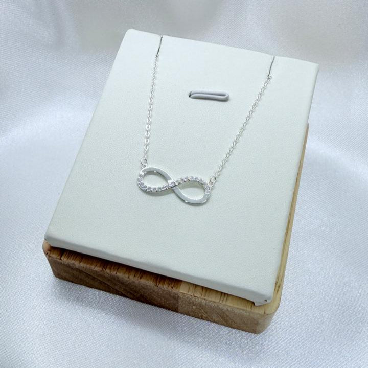 Collar Diseño Infinito