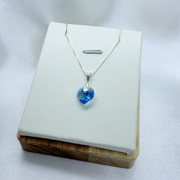 Collar con Dije Corazón Cristal Celeste