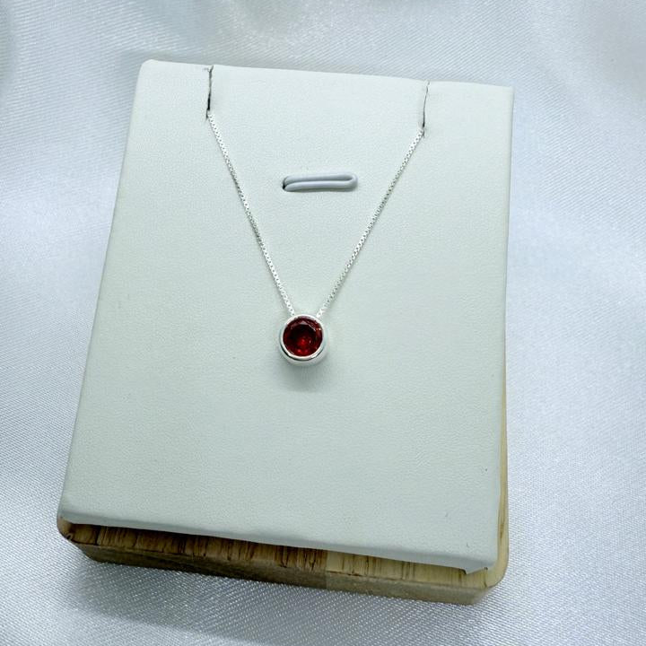 Collar Punto de luz Cristal Rojo