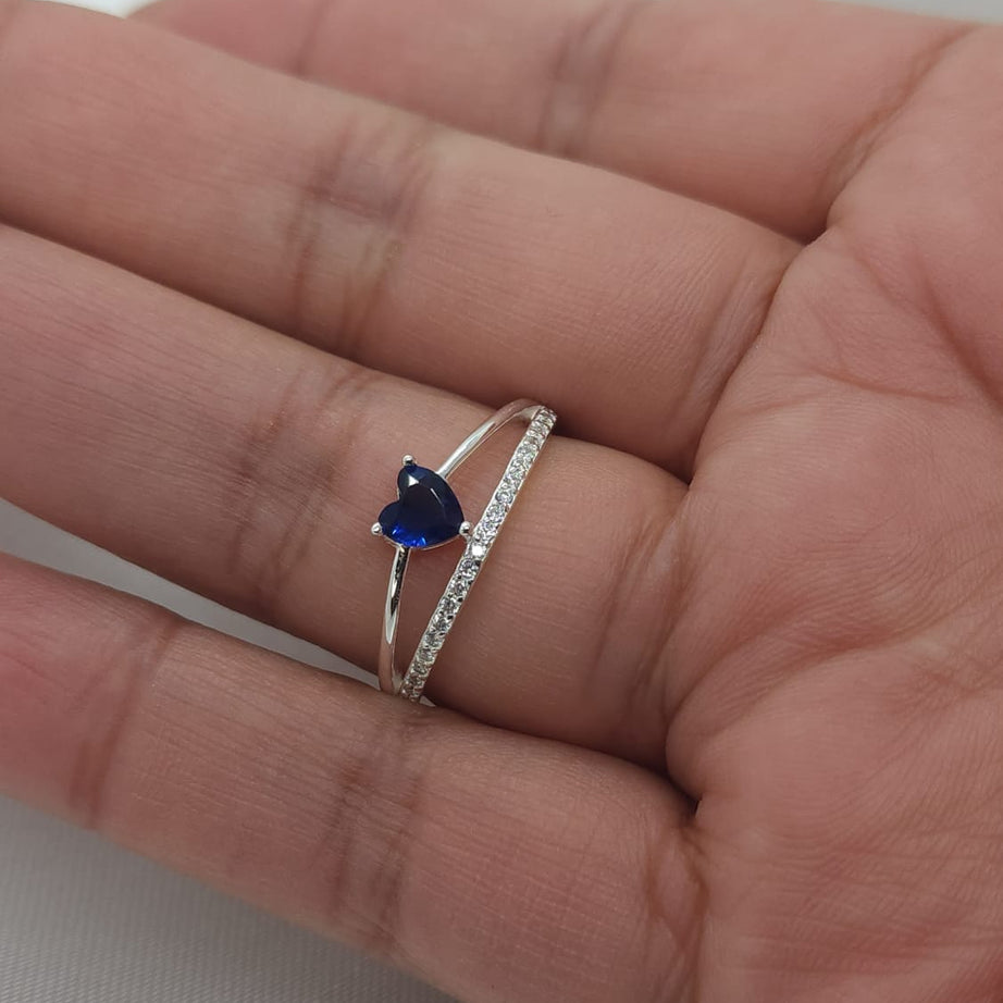 Anillo Dama diseño Corazón Circón Azul con incrustación de Microcircones