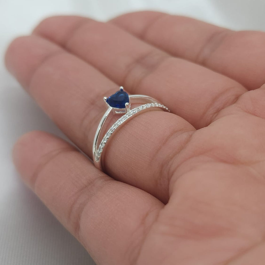 Anillo Dama diseño Corazón Circón Azul con incrustación de Microcircones