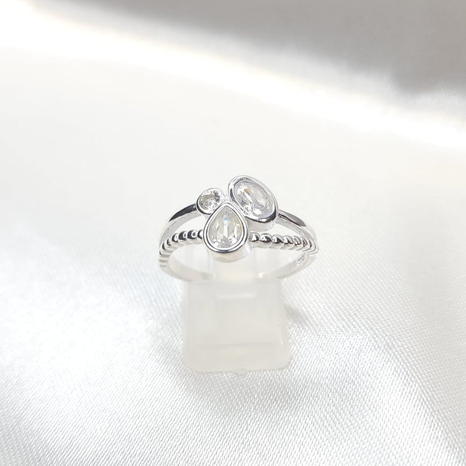 Anillo Dama Diseño Trilogia de circones