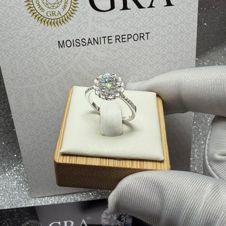 Anillo Dama Flor MOISSANITA con circones