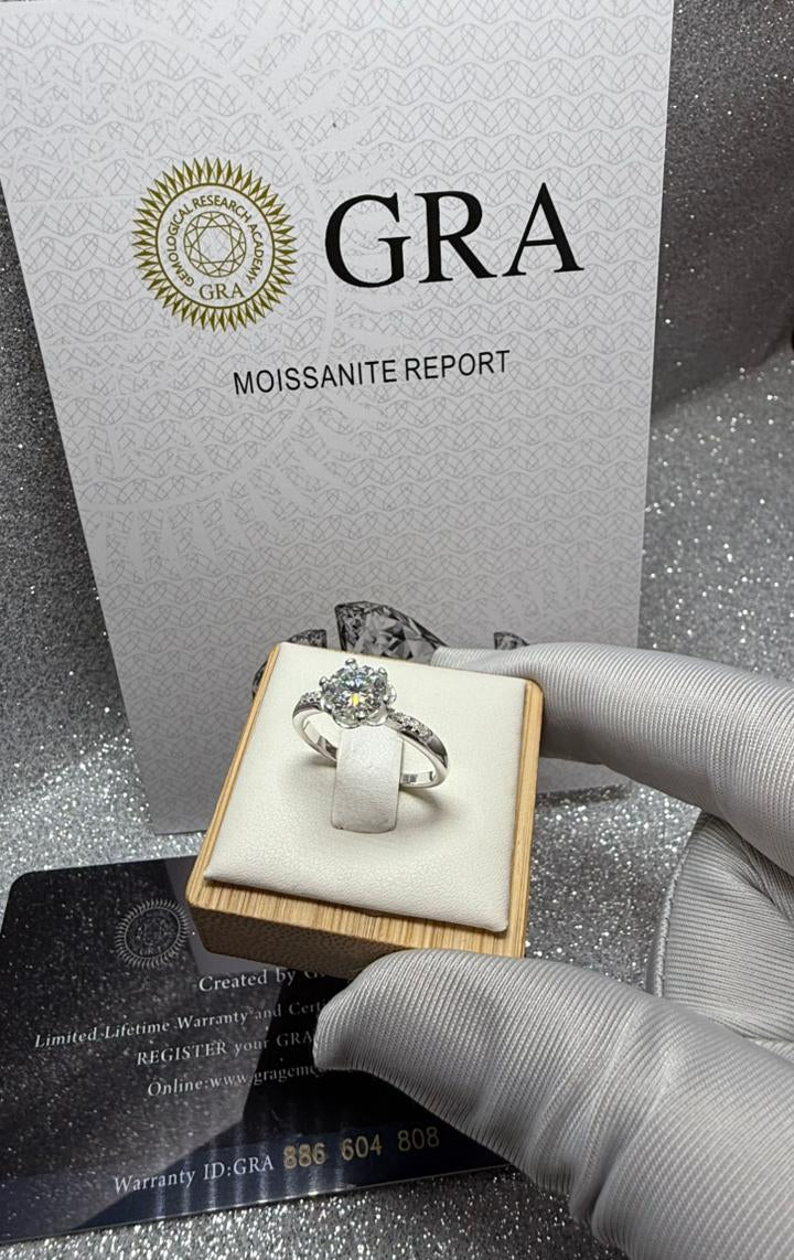 Anillo Dama Flor MOISSANITA con circones