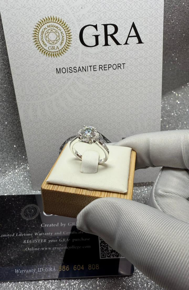 Anillo Dama FLOR MOISSANITA con circones