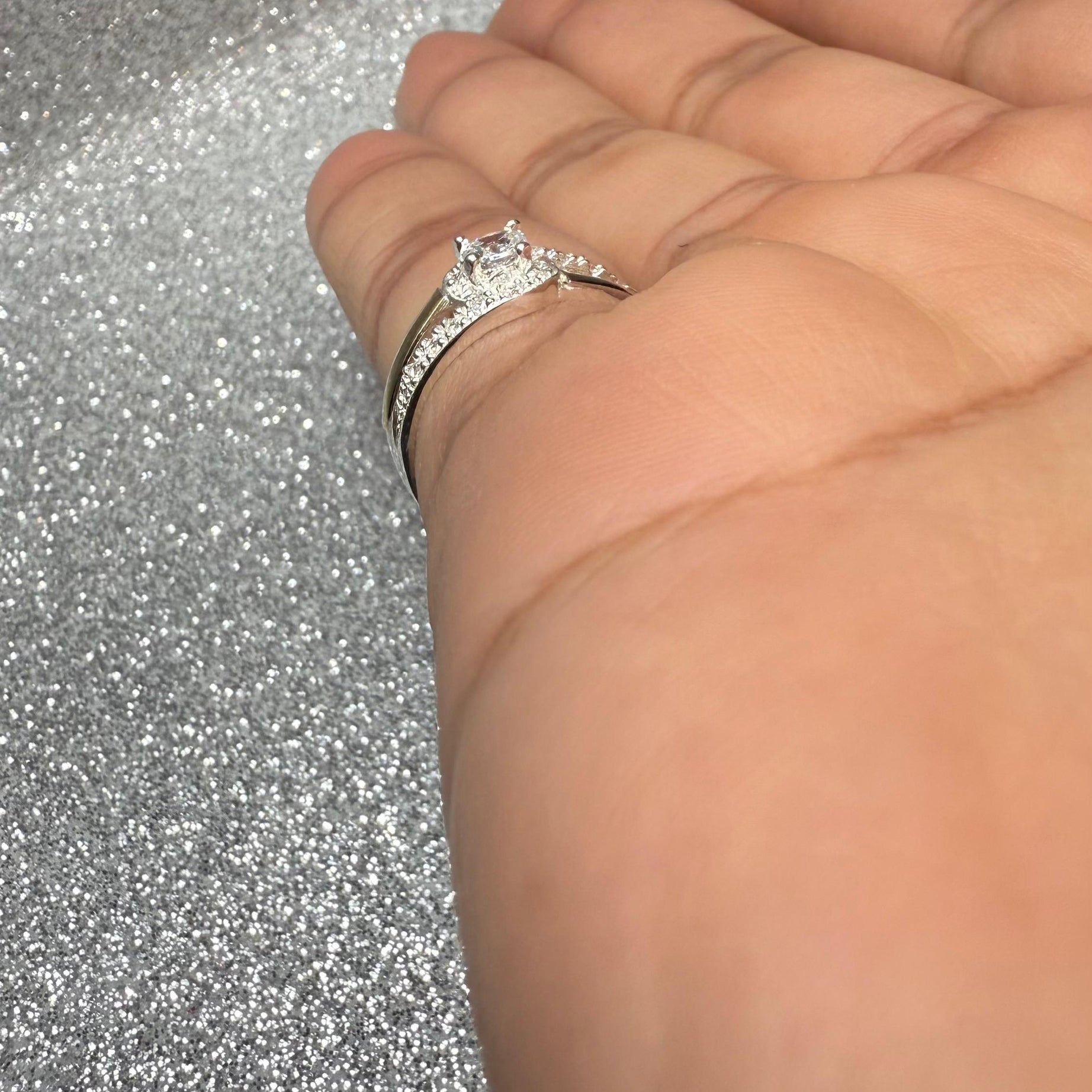 Anillo Dama Diseño Circón cintillo P.925 con Oro de 14kilates