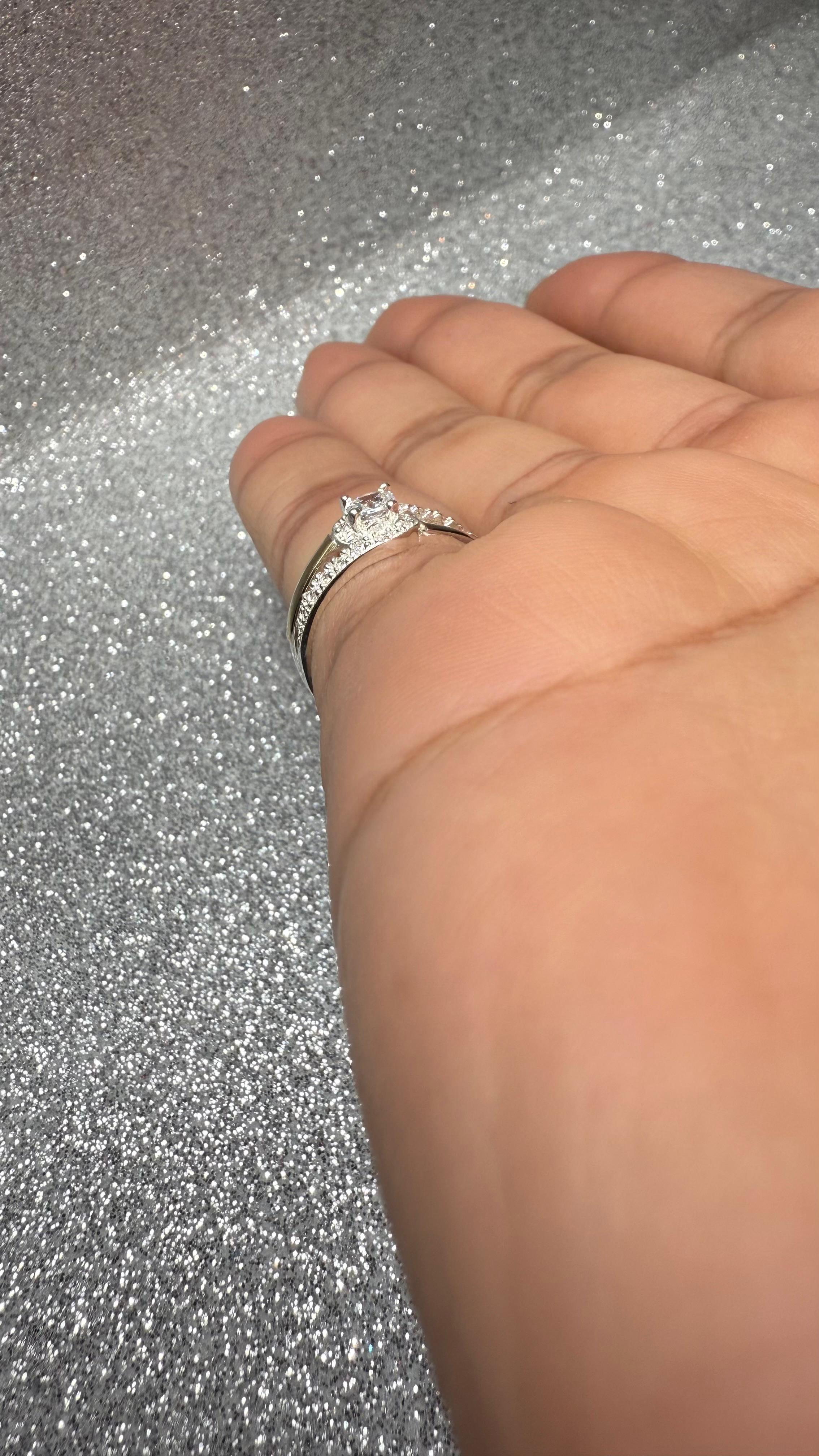 Anillo Dama Diseño Circón cintillo P.925 con Oro de 14kilates