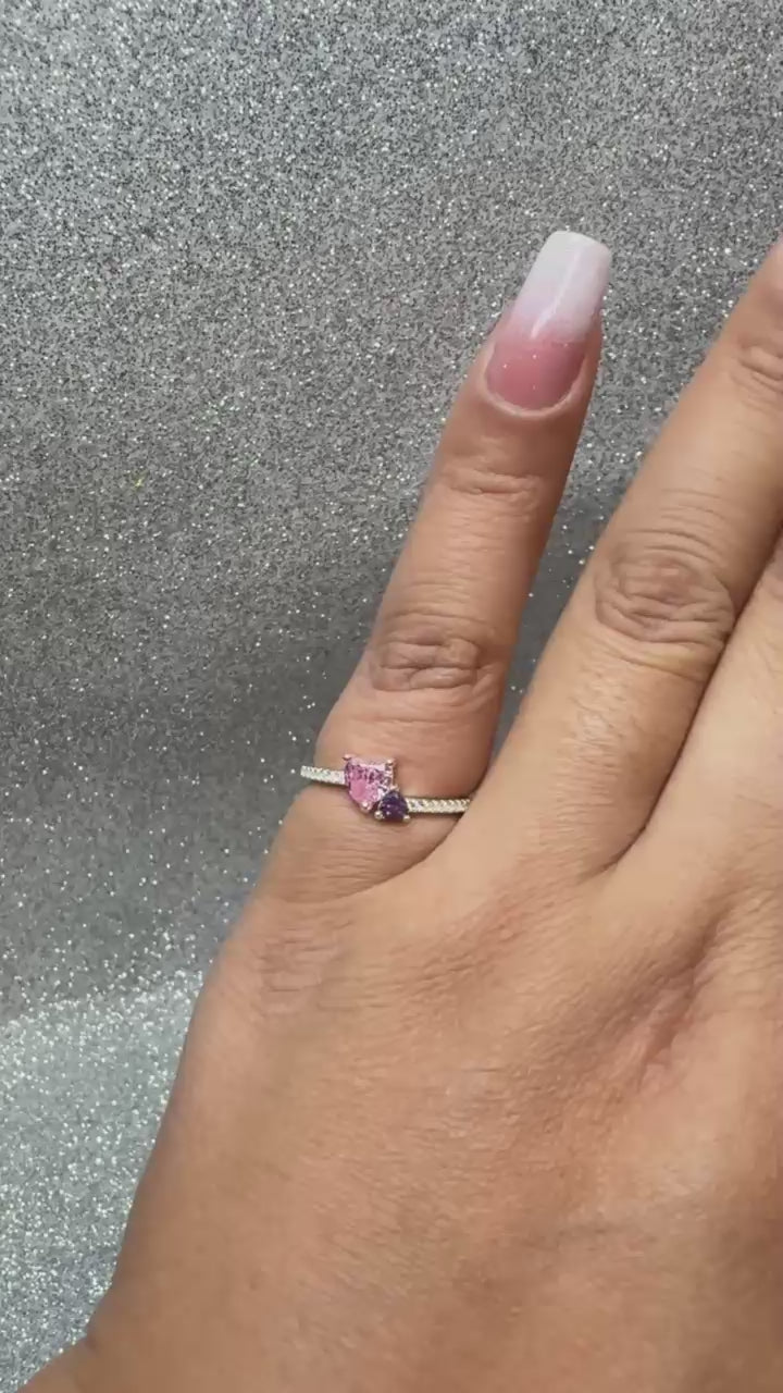 Anillo Dama Diseño Corazón Rosado junto a corazón violeta con microcircones cristal P.925
